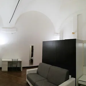 https://farolfi-apartments-palazzo-pallavicini.emilia-romagnahotels.net
