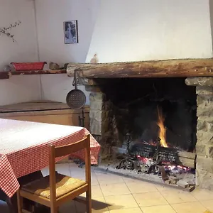 https://casa-in-sasso-pietra-di-bismantova.emilia-romagnahotels.net